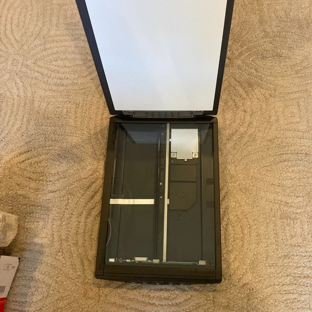 CANON CanoScan LiDE 210 with box